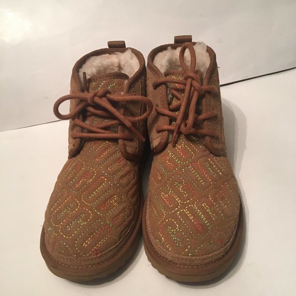 UGG girls child NEUMEL II Size 4